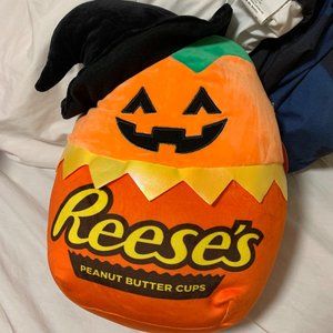 Reese's Halloween Pumpkin Squishmallow!